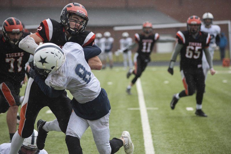 Coffey helps Hamilton-Wenham tame Tigers